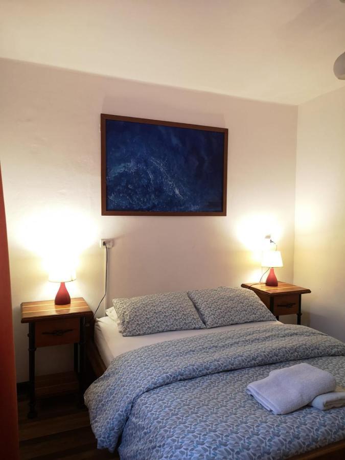 Hostal Vitalia سانتياغو المظهر الخارجي الصورة