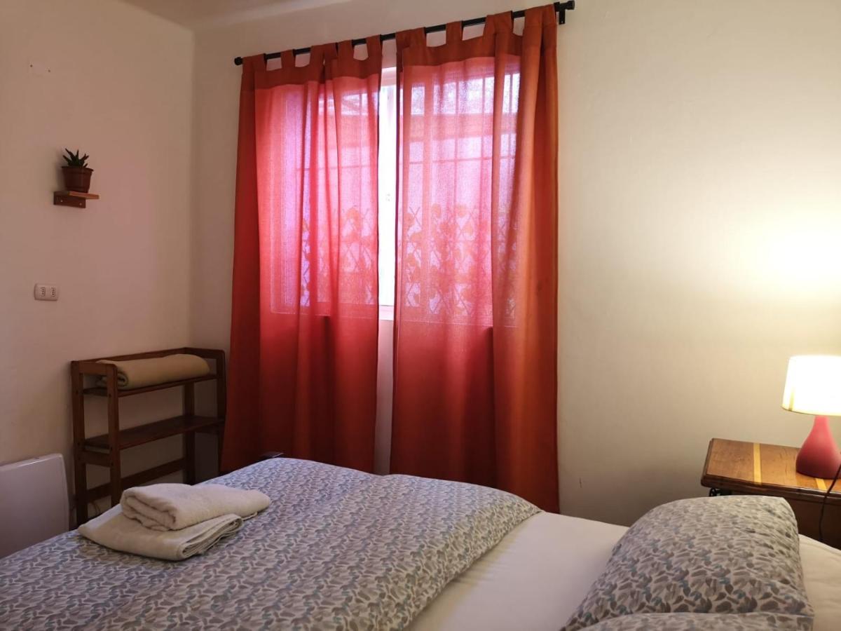 Hostal Vitalia سانتياغو المظهر الخارجي الصورة